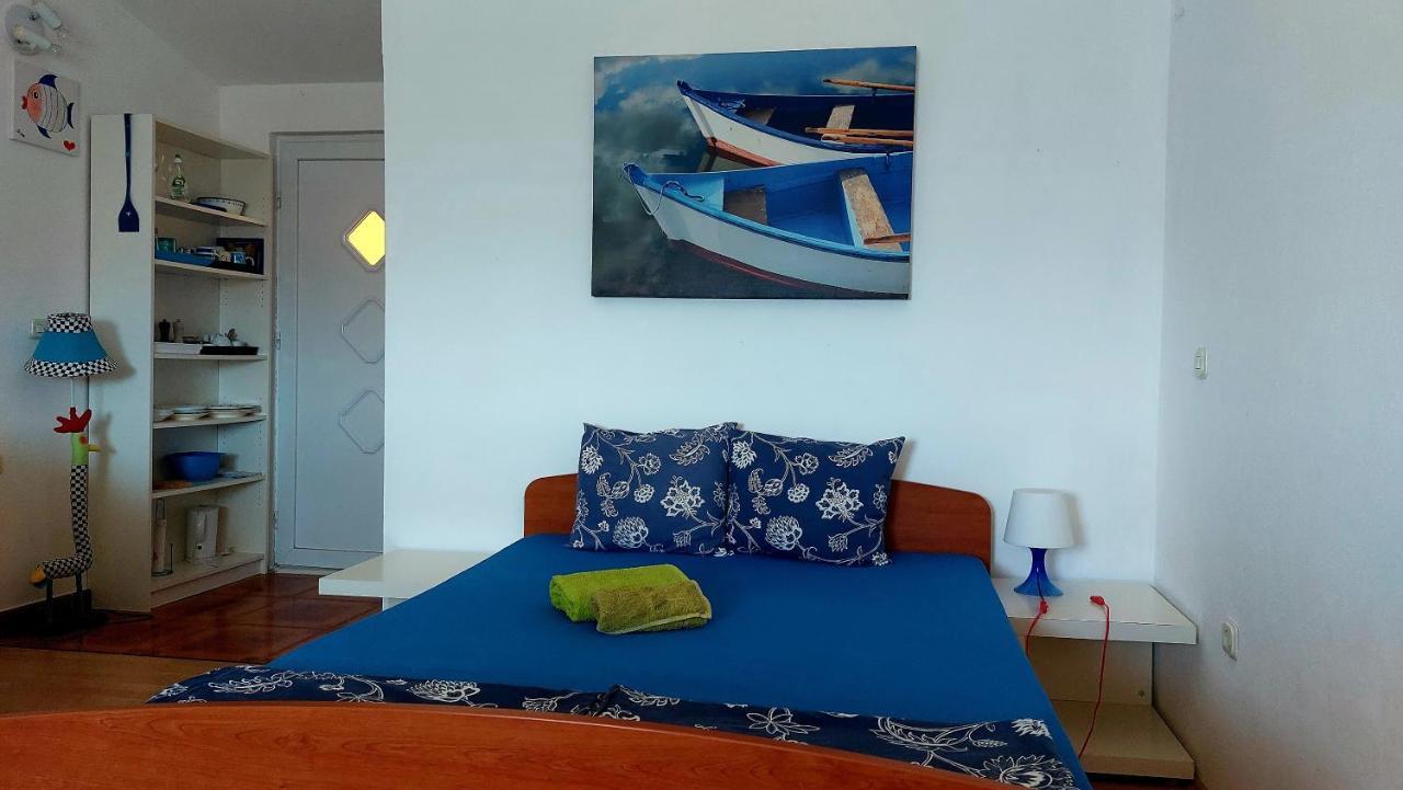 Arts Room Jasmina With Sea View Bikers And Pets Are Welcome Starigrad Paklenica Buitenkant foto