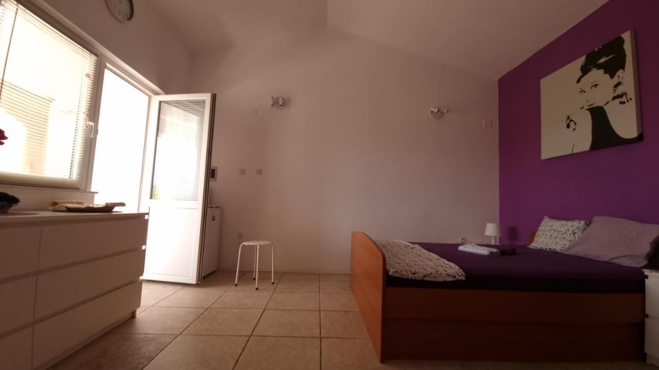 Arts Room Jasmina With Sea View Bikers And Pets Are Welcome Starigrad Paklenica Buitenkant foto