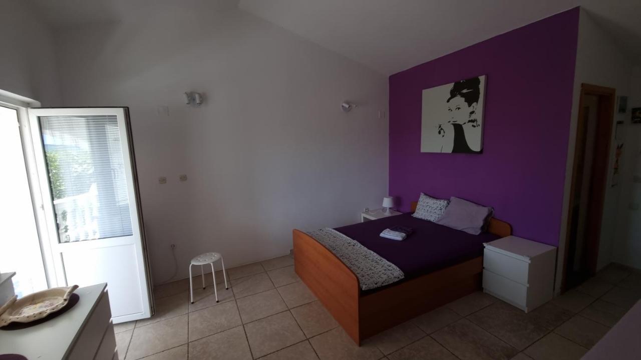 Arts Room Jasmina With Sea View Bikers And Pets Are Welcome Starigrad Paklenica Buitenkant foto